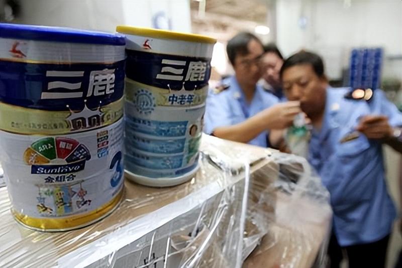 回顾三鹿奶粉老板田文华残害30万中国婴儿为何能5年减刑3次