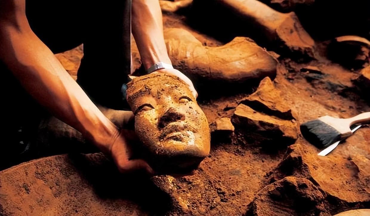 回顾兵马俑是活人烧制一尊兵马俑开裂真相水落石出