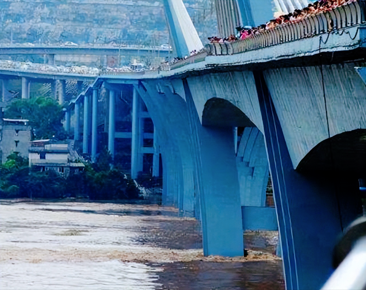 回顾被鉴定为危桥花380公斤炸药都没炸毁反倒炸出一群伪专家