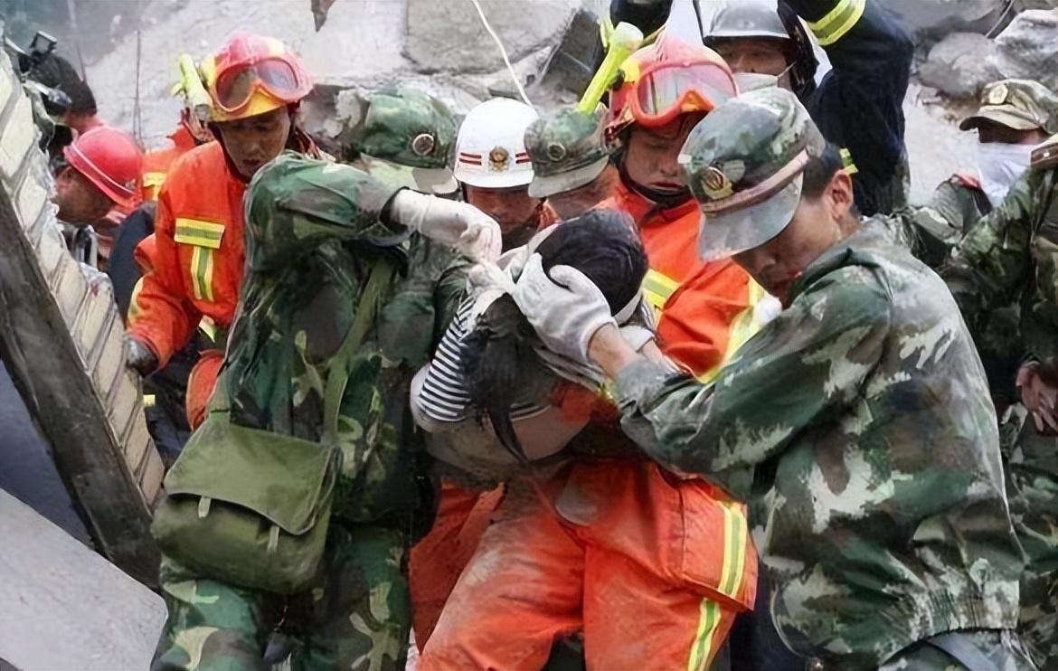 回顾廖智:08年地震中失去双腿和女儿,如今逆境重生嫁给华裔学霸