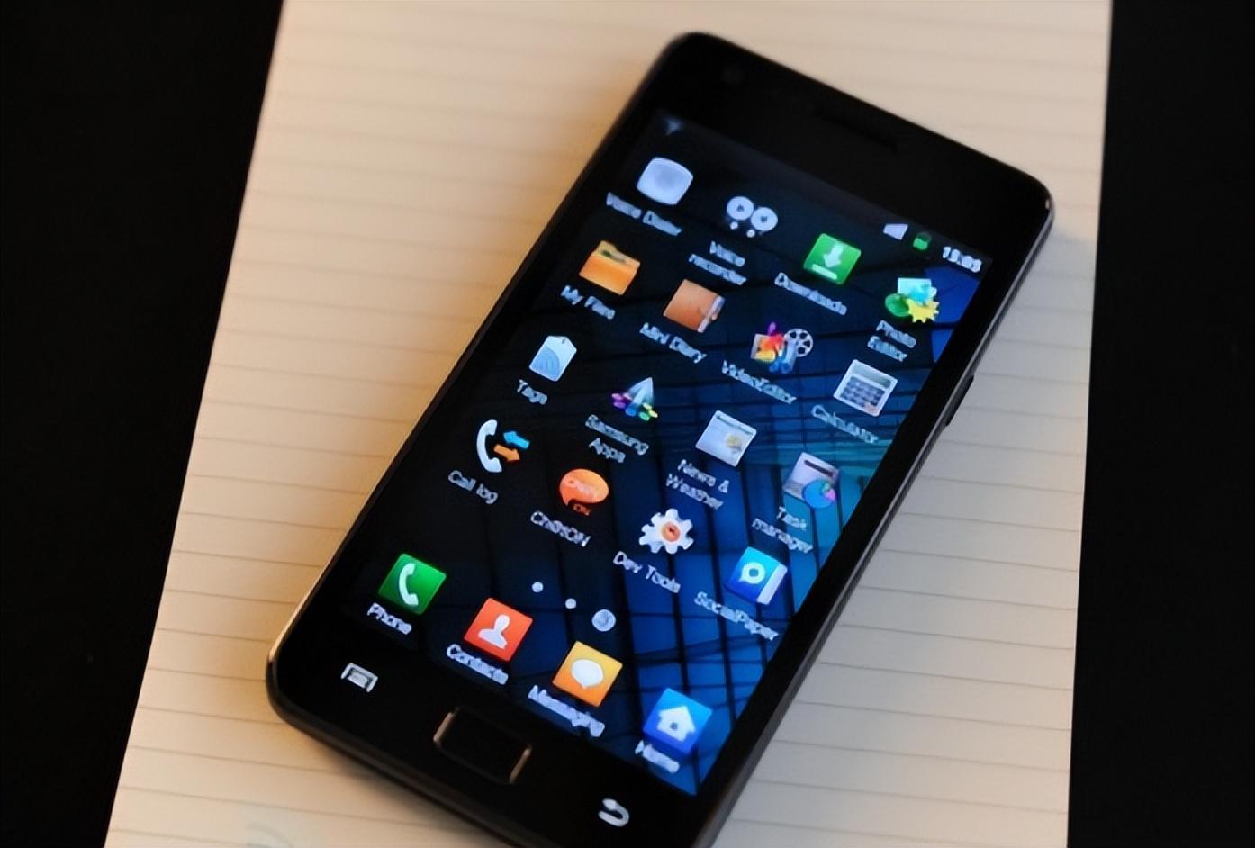 如今全年利润又暴跌84它是如何一步步跌落神坛的