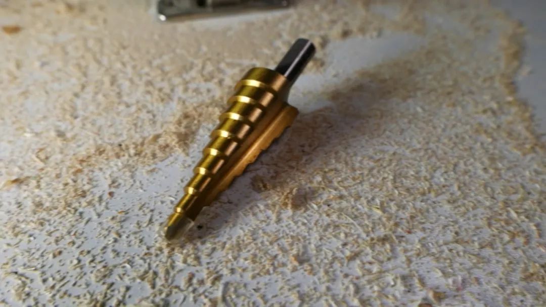 钻石头,钻金属,钻木头,万物皆可钻,五颜六色的钻头到底咋选?