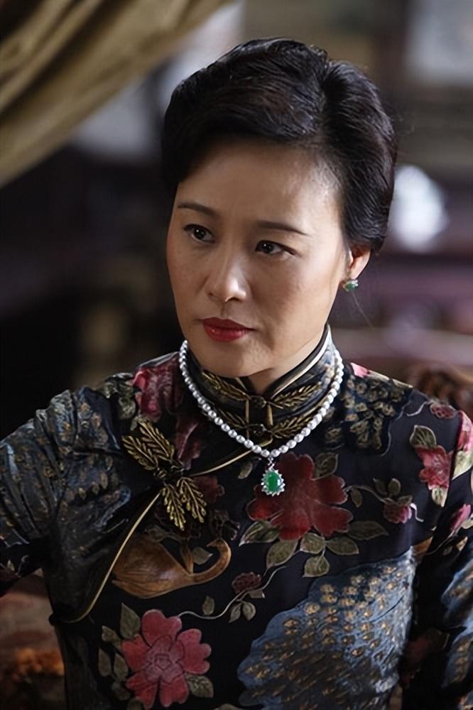 近年来,苏小明,邬君梅,张曼玉等众多女星纷纷选择赴美国发展,甚至取得