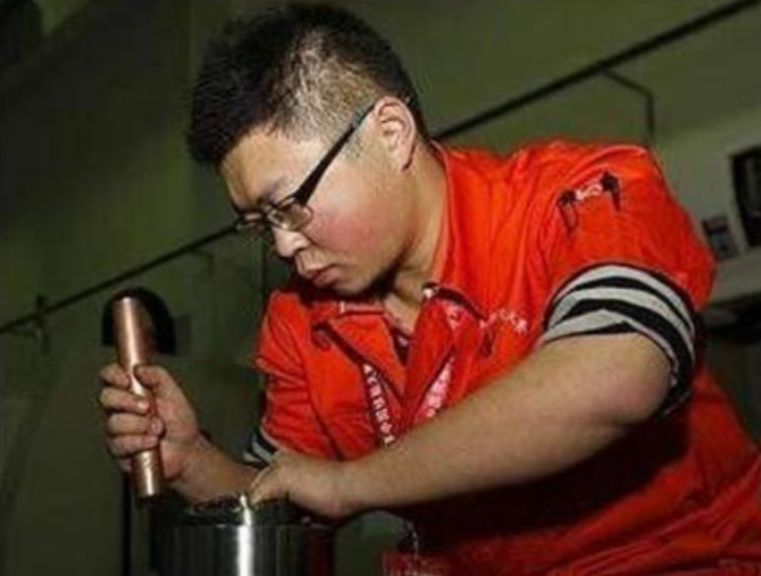 回顾那个放弃北大选择去读技校的青海学霸周浩后来怎样了