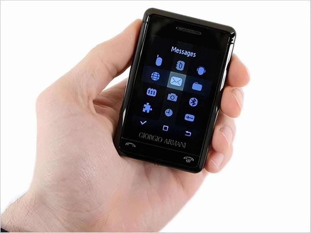 如今全年利润又暴跌84它是如何一步步跌落神坛的