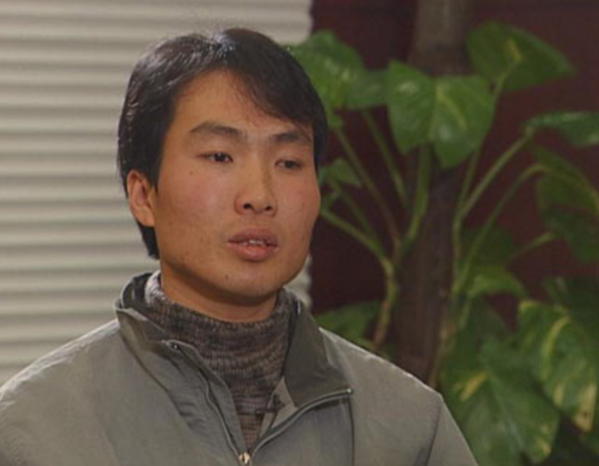 16年前那个带妹上学感动世人的洪战辉如今怎么样了