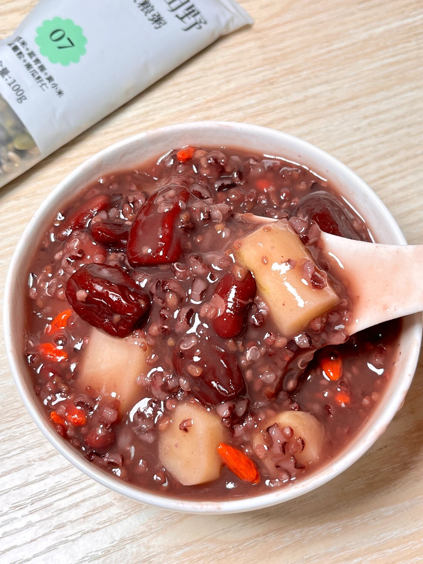 《山药黑米杂粮粥,以黑养黑!
