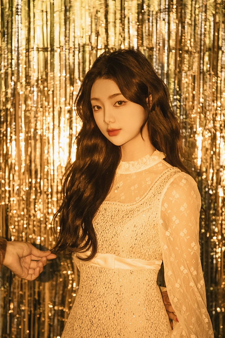 李紫婷24岁生日精致千金风造型