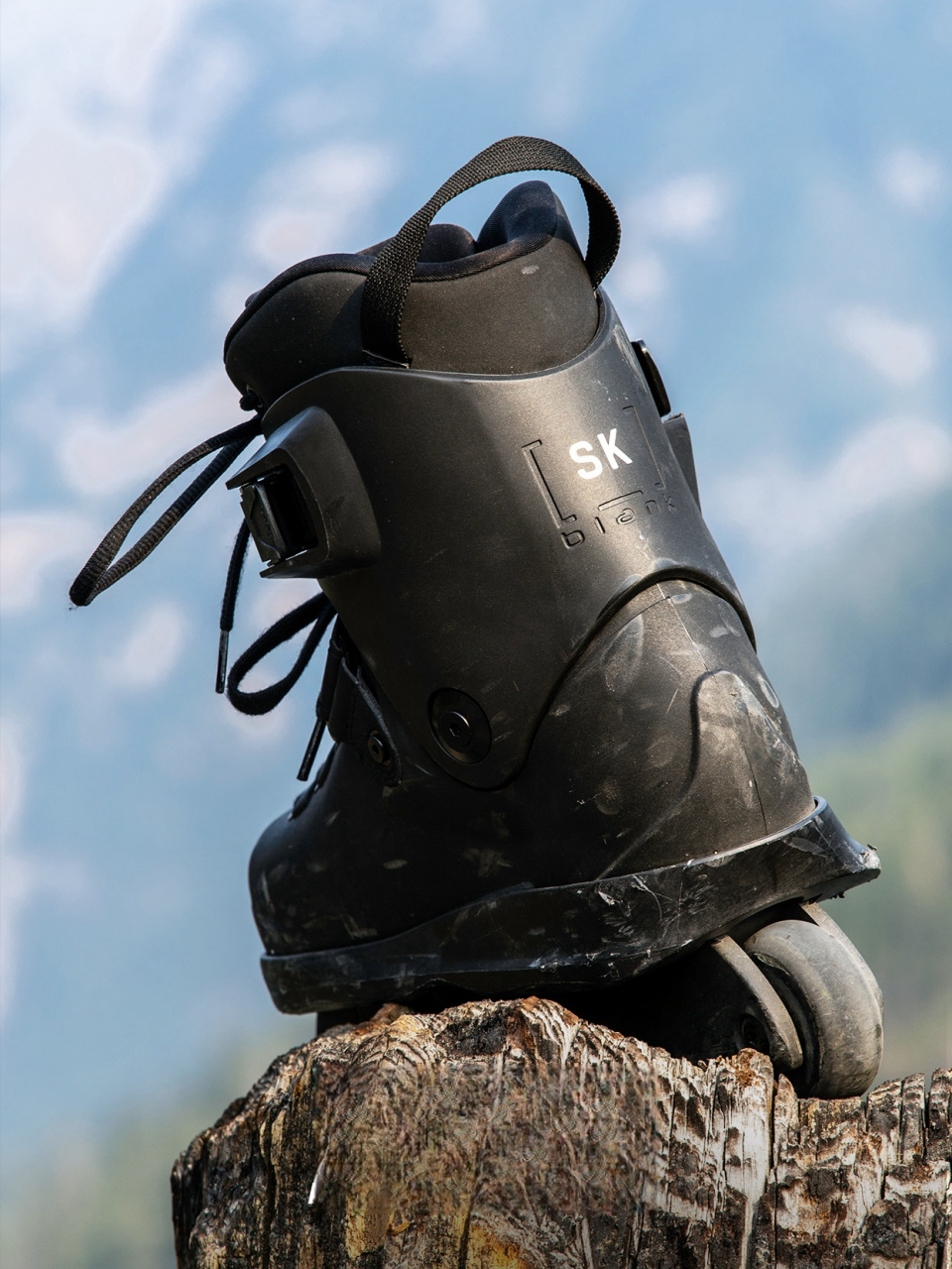 超越极限轮滑鞋  嘿,亲爱的你,如果你热爱自由,渴望在极限运动中畅游