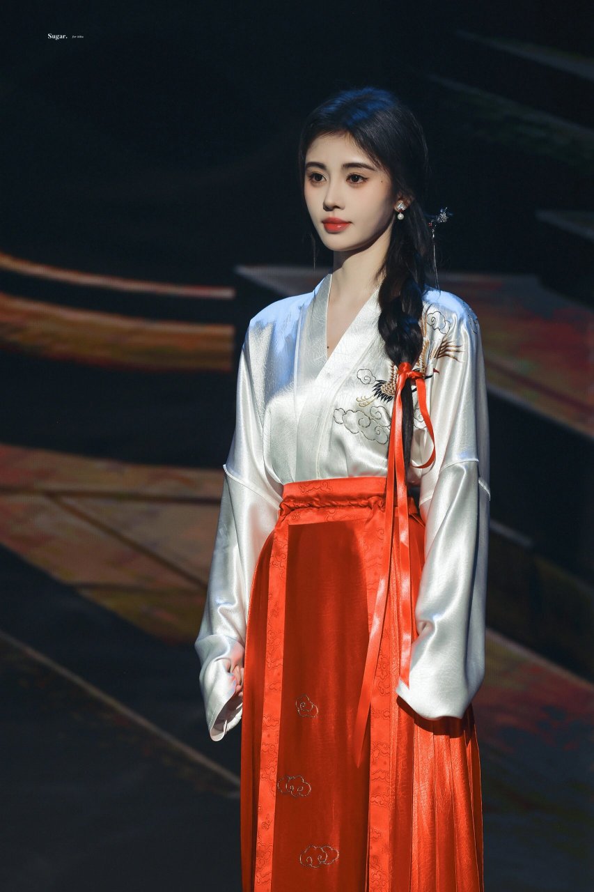 赞爆99鞠婧祎国风汉服造型宛如画中仙女  我要来给大家分享一下