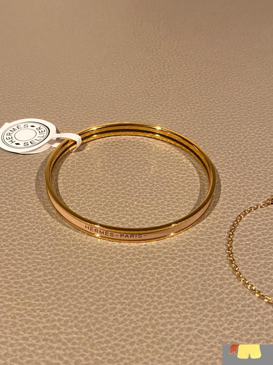 爱马仕珐琅手镯 这配色真的好温柔 上手显白 百搭