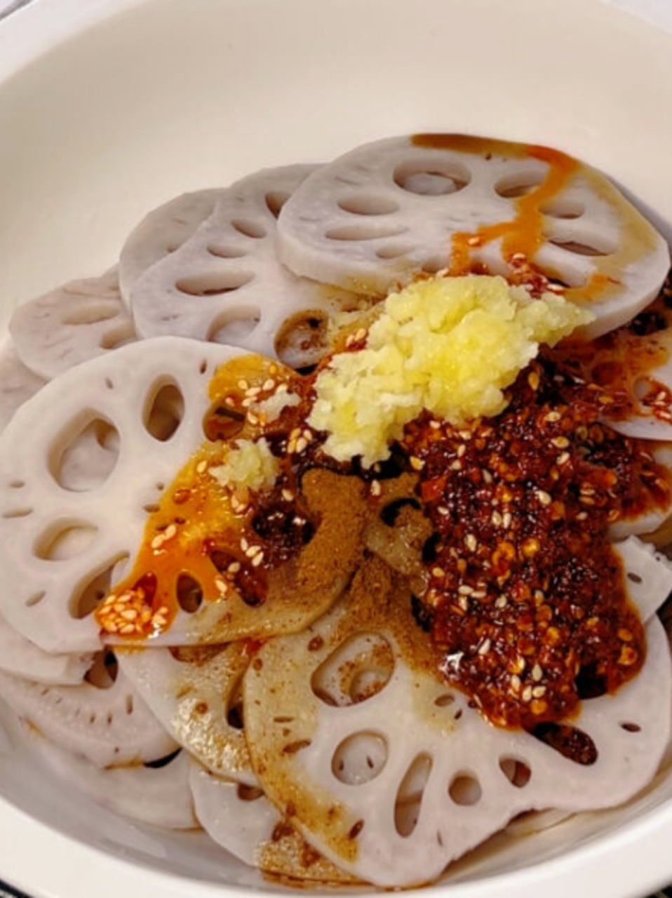 哈哈,今天的中饭就这样愉快地解决了,小米粥和麻辣藕片,简直是绝配!