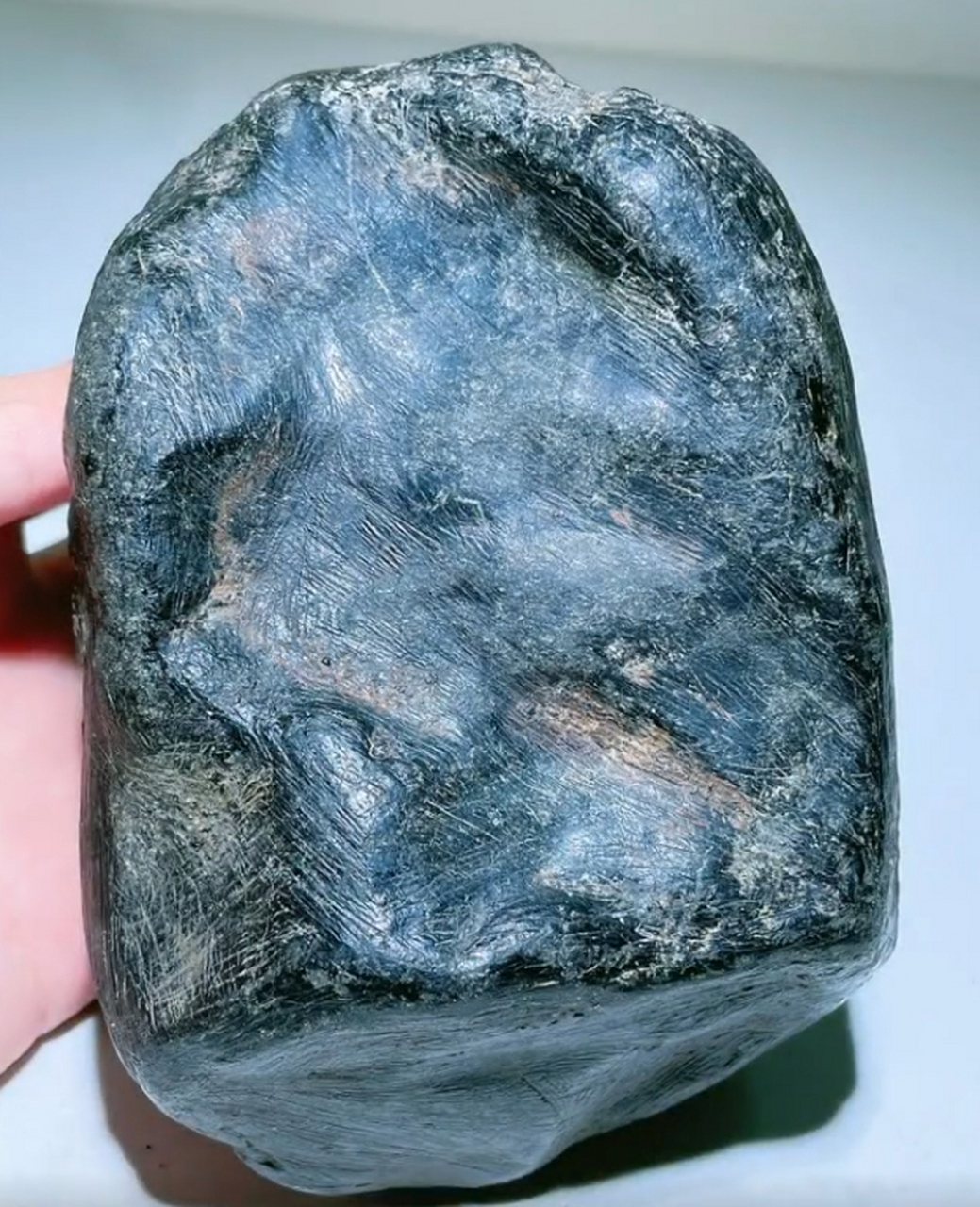 5公斤缅甸老坑莫湾基黑蜡皮手镯料  尺寸14-12-8厘米 块形规整 皮壳