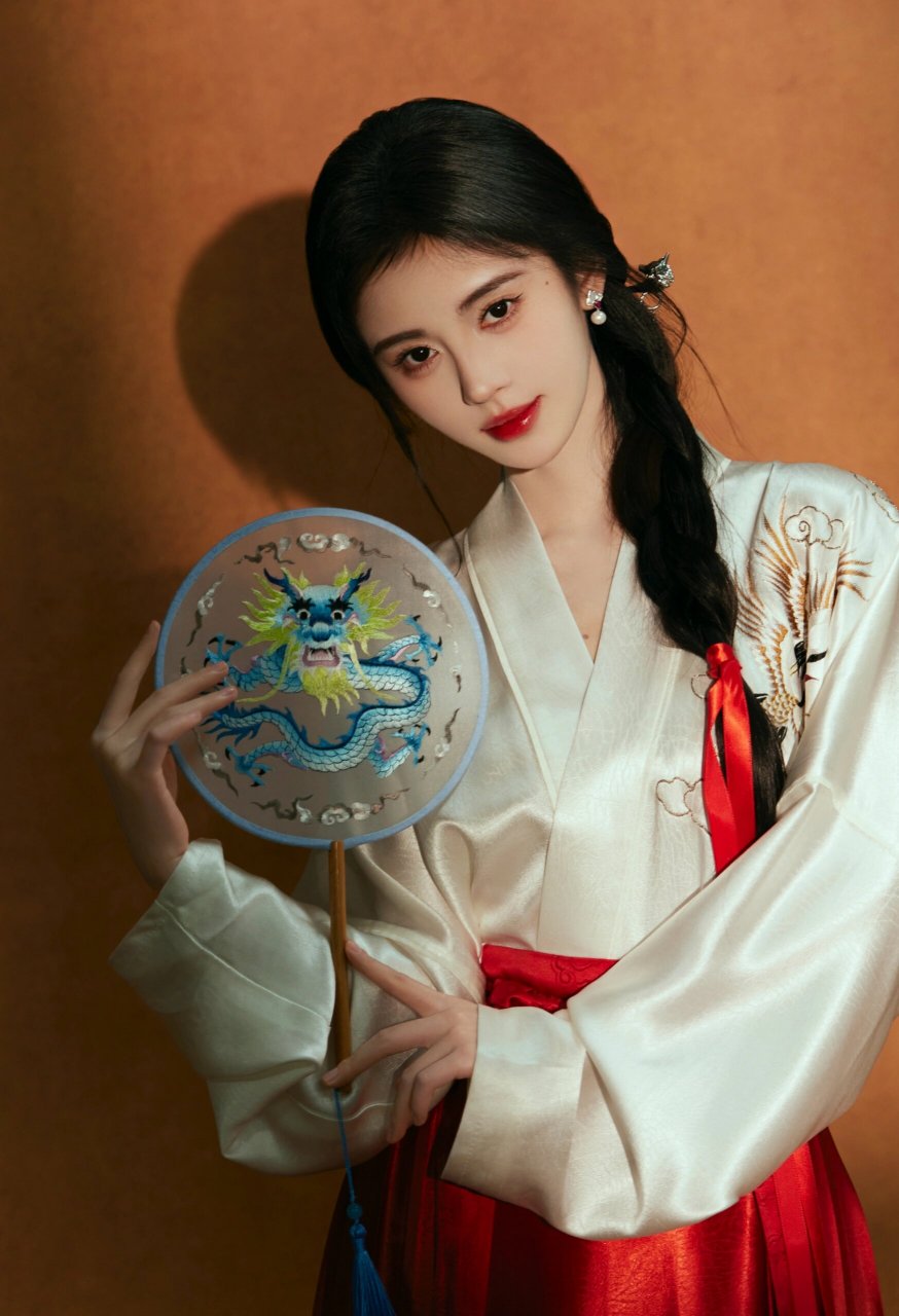 赞爆99鞠婧祎国风汉服造型宛如画中仙女  我要来给大家分享一下