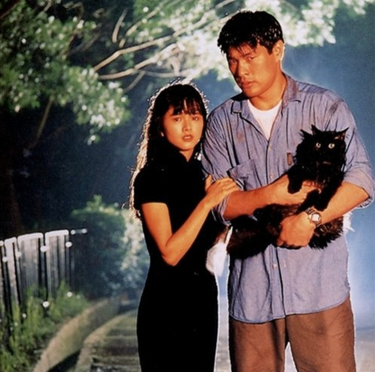 《卫斯理之老猫》是1992年香港电影界的经典之作,巧妙地将科幻与悬疑