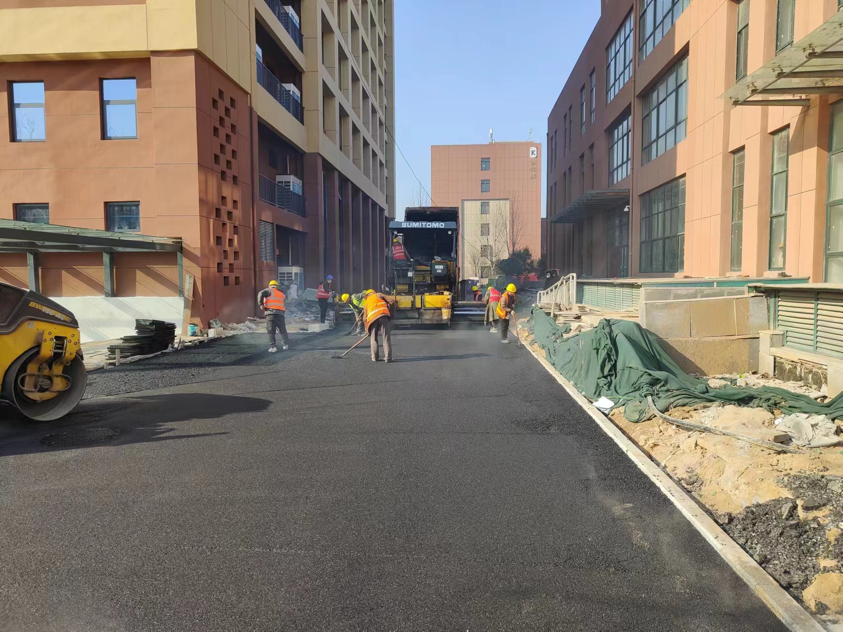 新乡沥青混凝土路面工程中的机械化施工要求分析