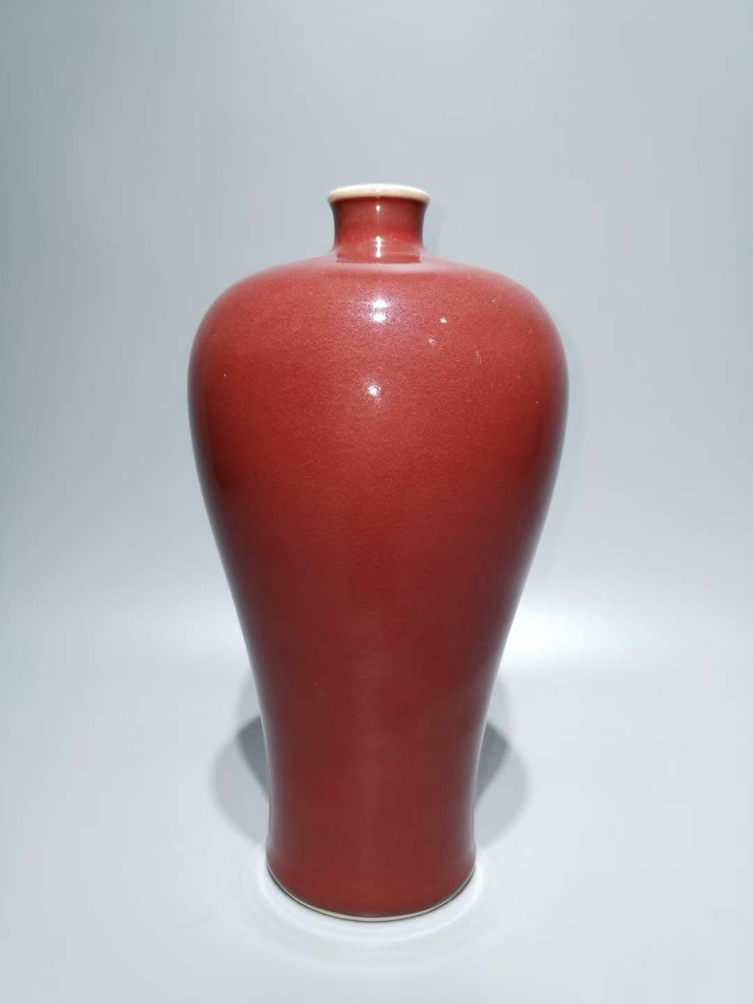 豇豆红釉梅瓶