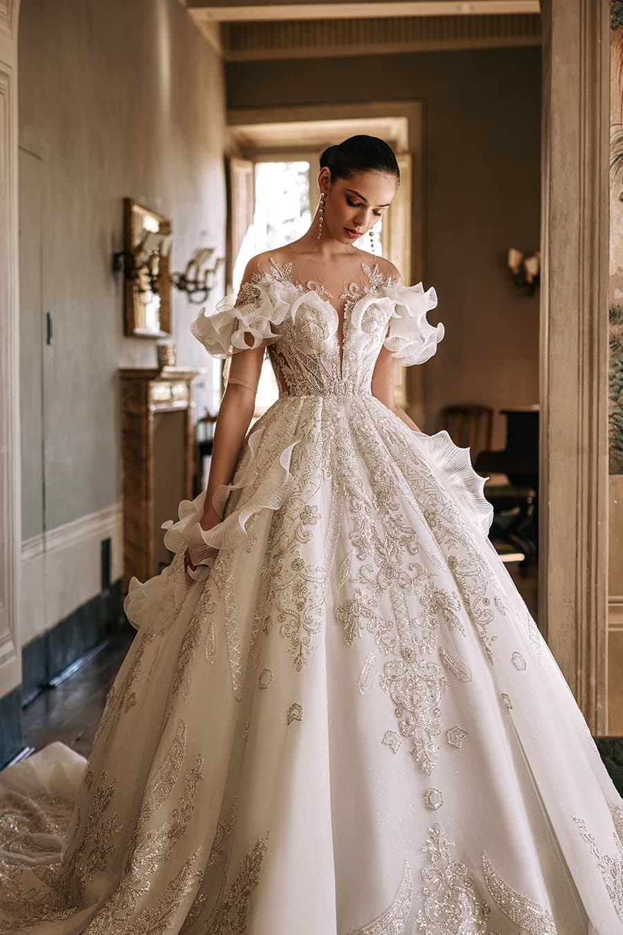 梦幻之选:toscana系列婚纱细节之美与时尚融合的完美象征