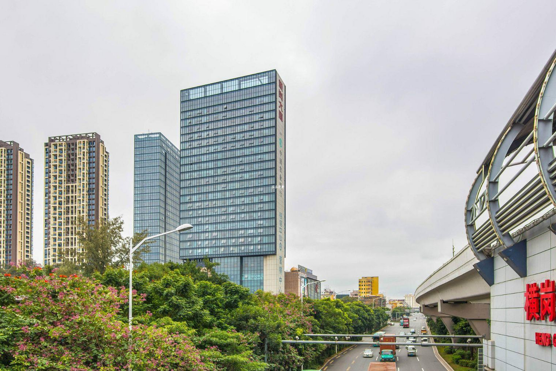深圳横岗大厦,商业繁荣之源!汇聚各行精英企业入驻,享受便捷服务.