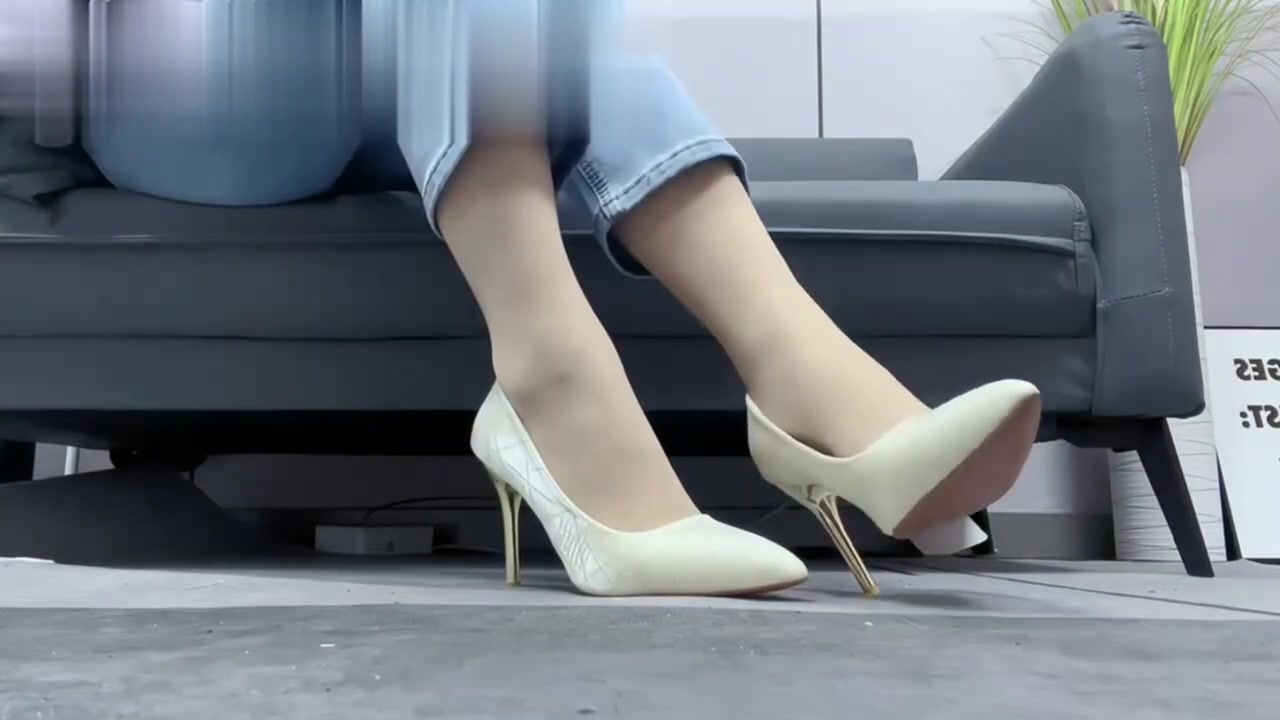 肉色丝袜太诱惑了