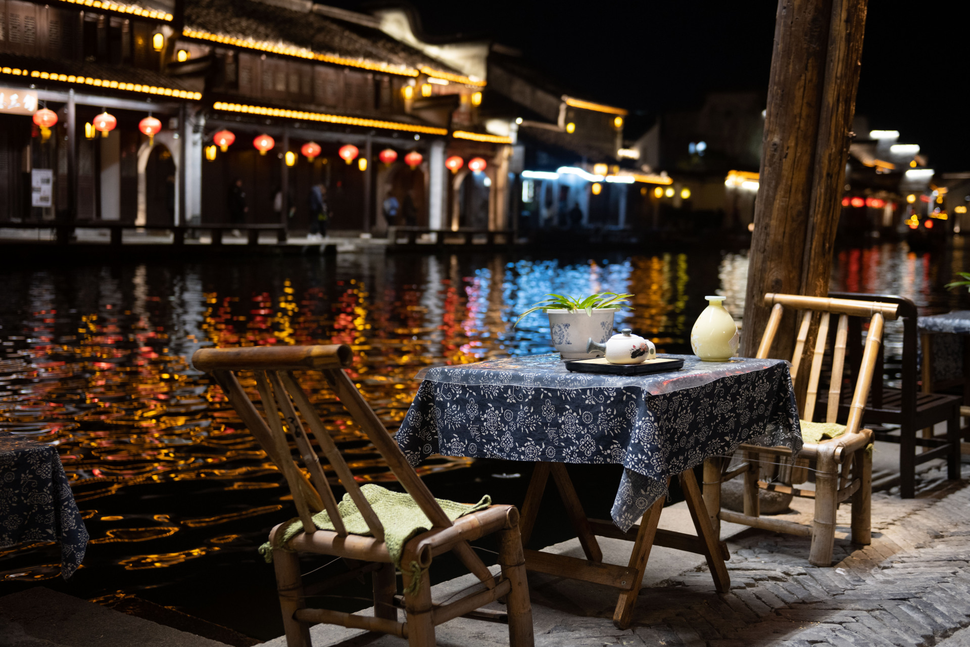 这是春节期间,南浔古镇的百间楼景区夜景.