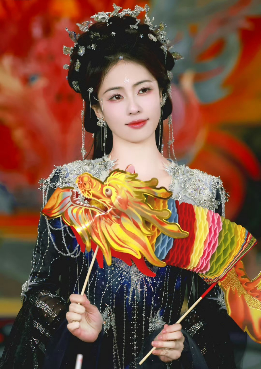 白鹿古装剧《白月梵星》最新发饰造型路透,有刘亦菲那种仙气了,让人