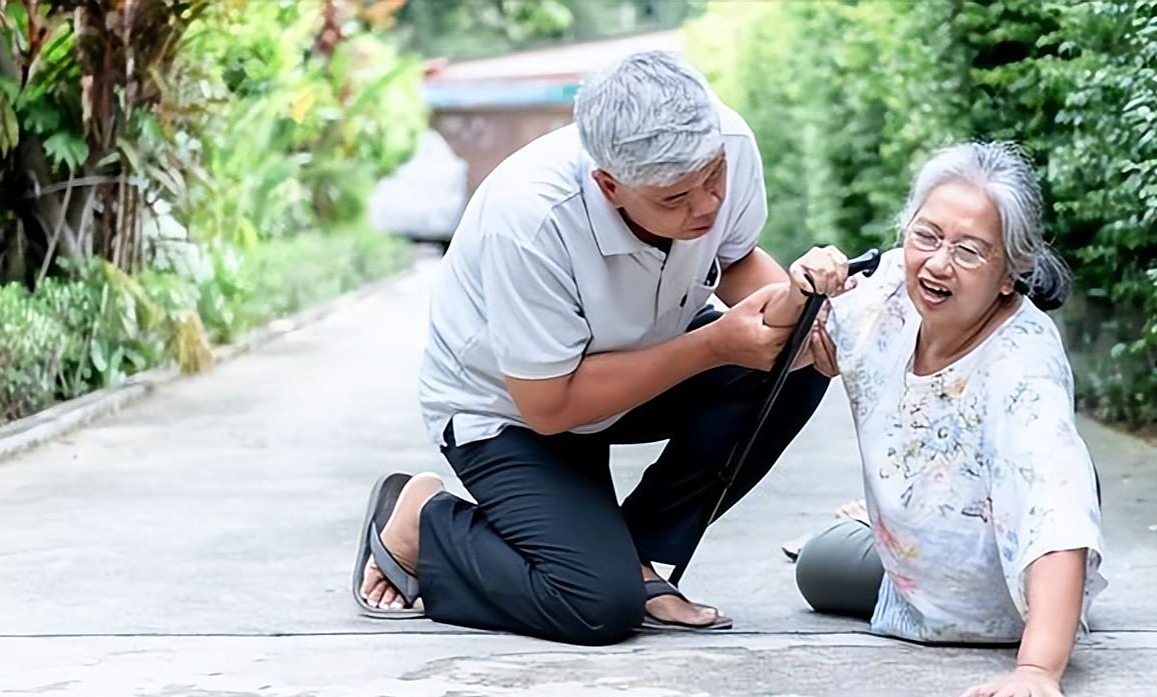 回顾219万拆迁款仅分女儿10万12年后哥嫂找上门女儿绝交