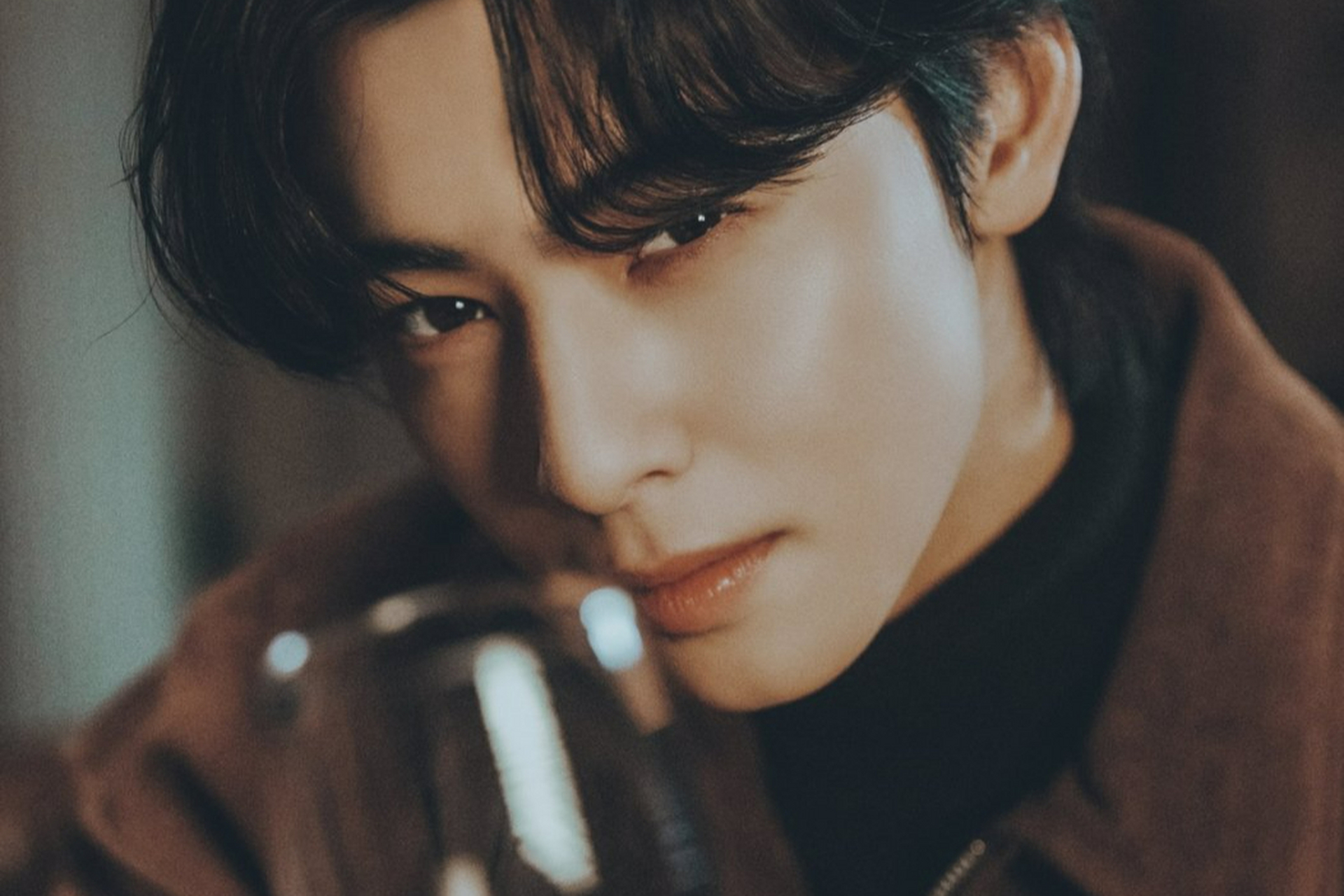 车银优以astro成员身份出道近8年后,终于正式以solo歌手出道,发布首张