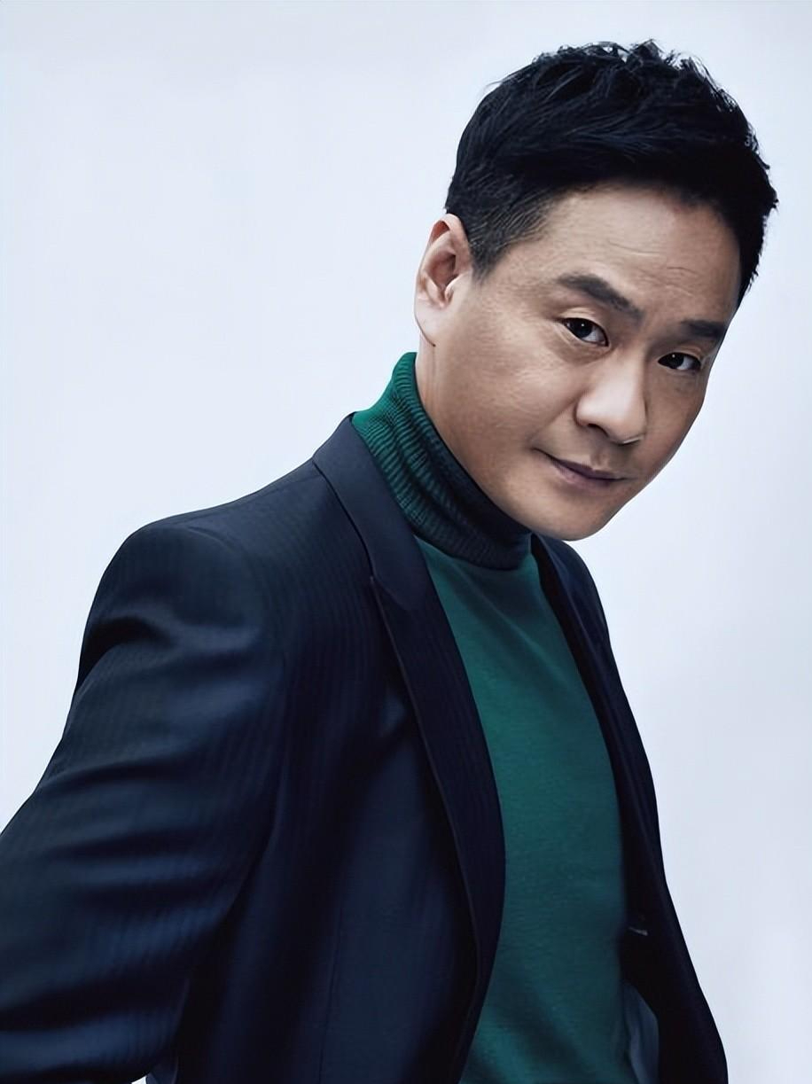 纪实演员连奕名成名后抛妻弃子,转身娶了杨若兮,婚后事业一落千丈