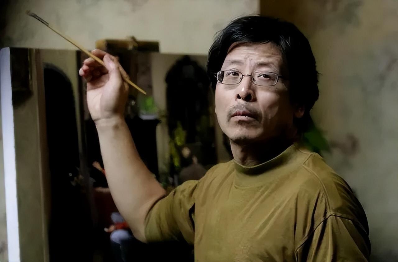 纪实冷军画俩破旧发动机,横着放卖198万,为啥竖着放a"卖1897万"?