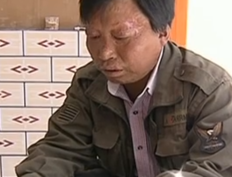 06年青海工厂突发大火工人冒死救出老板儿子事后老板消失