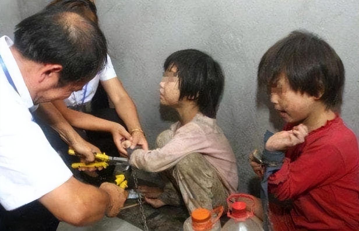 回顾女人贩拐卖85人后,被同行以3500元卖给老头,12年来受尽折磨