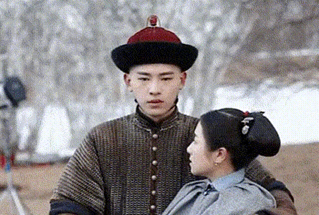 难怪影视只拍上半身镜头下移后是演员们不能看的尴尬画面