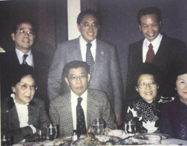 丈夫在美国被判间谍罪台湾妻子向大陆求援自杀后北京惊现墓碑