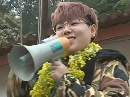 回顾刘珈辰每天早饭近300块一双鞋穿几次就扔