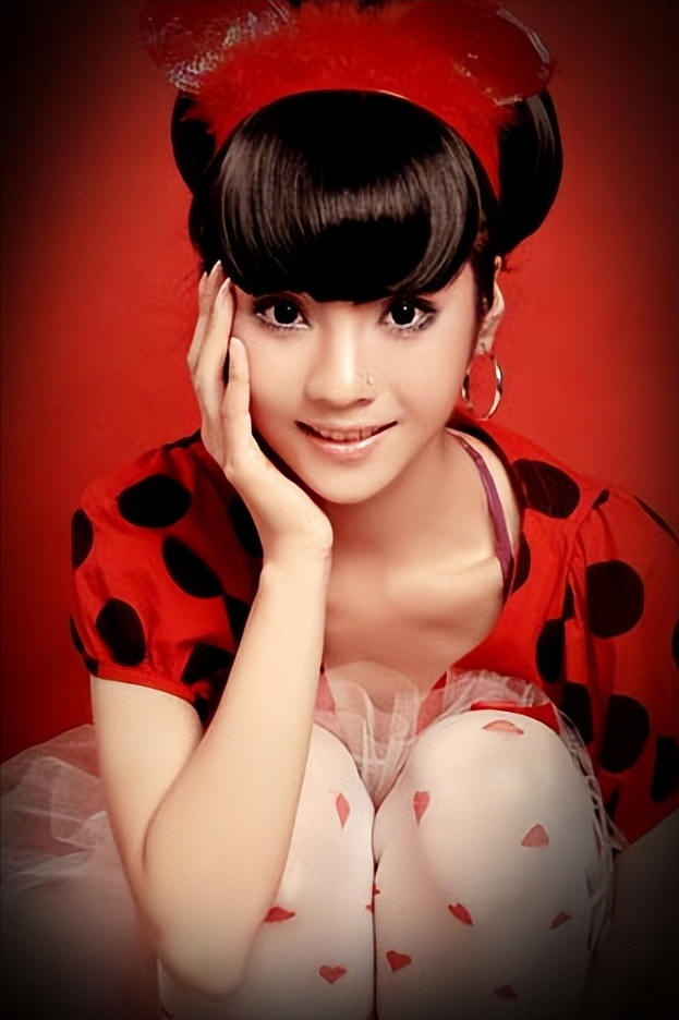 纪实山东女孩李雪珂24岁年收入千万未婚生下三个混血宝宝