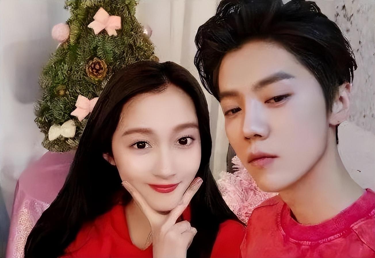 鹿晗关晓彤聚餐被拍,男方打扮低调,女方背十几万包包气场强大