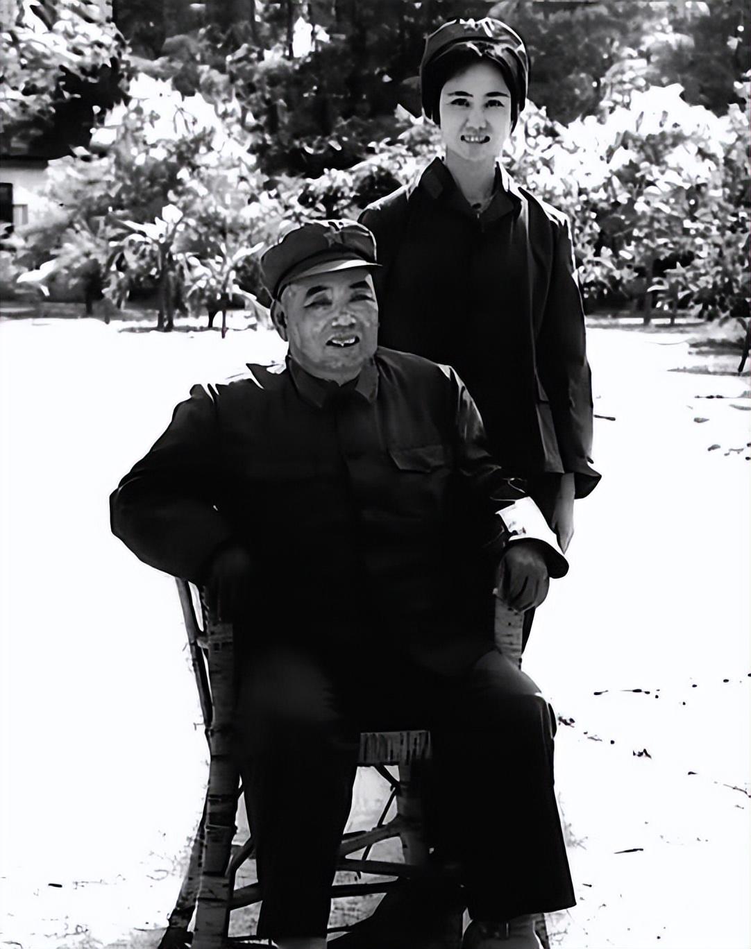 雷明珍和许世友离婚后再婚66年她写信请他帮忙许上将如何应对