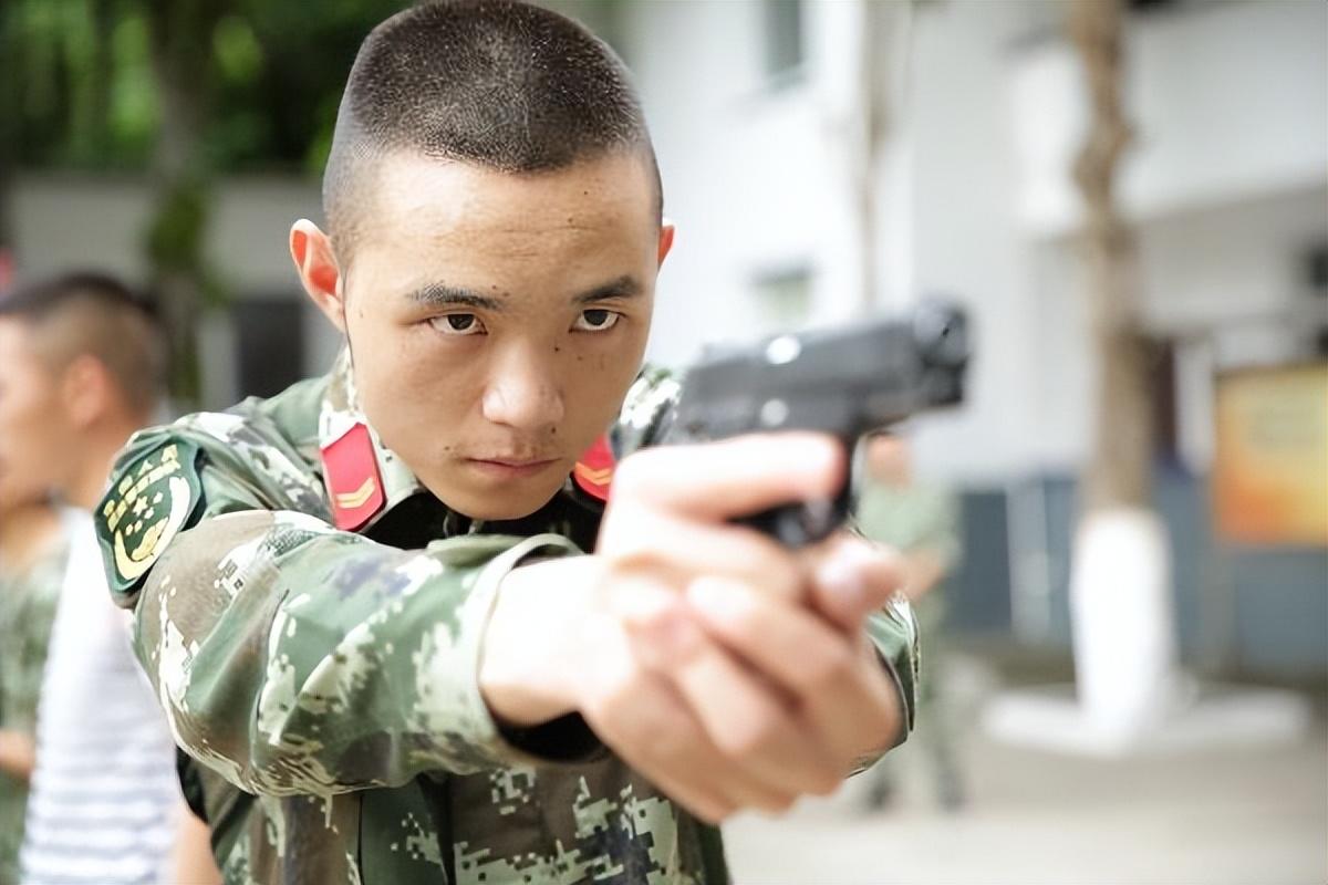 回顾:19岁武警战士张豪,为抓捕歹徒身中13弹,他享受
