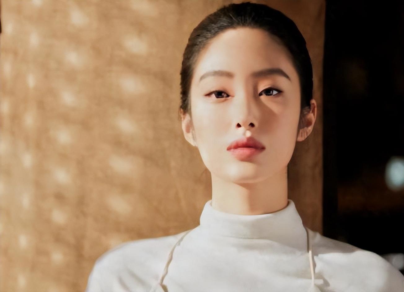 杨采钰撬走刘亦菲背后的男人嫁大30岁金主她究竟图啥