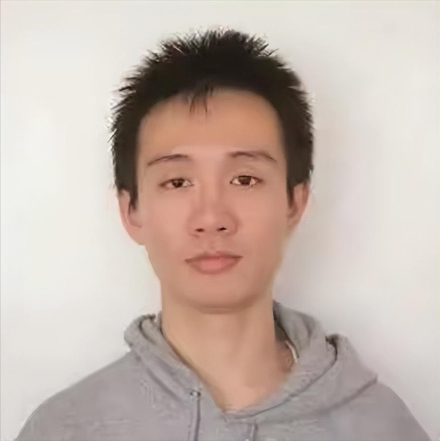 "只见班主任微皱眉头,佯装生气.而曹原却低着头,挠着脑袋,一脸茫然.