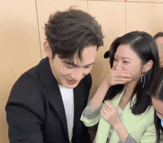 自爆丑闻的男明星终于要塌房了