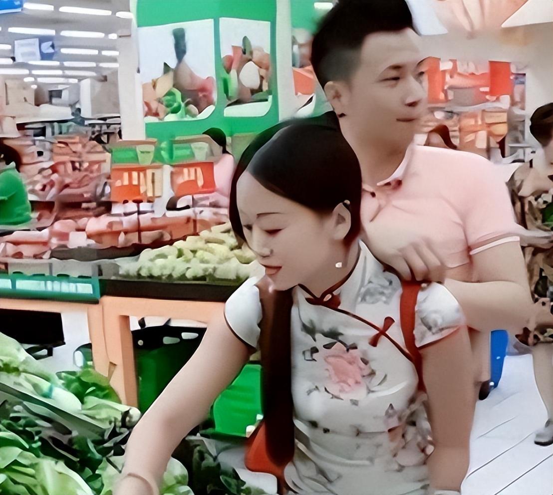 "连体夫妻"爆红后,无腿男抛弃断臂老婆另寻新欢,现状令人感慨