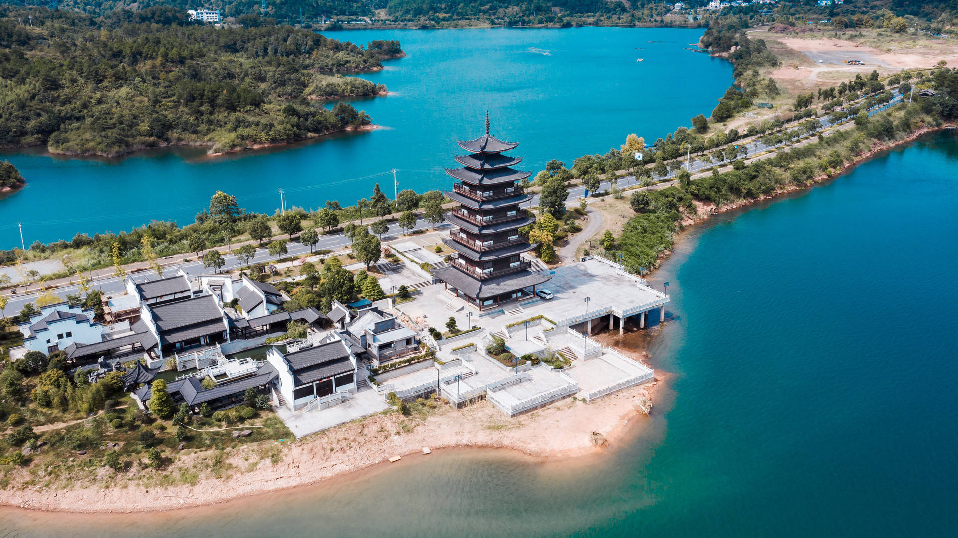 从地图上看,杭州可以看做是江南旅游景点的中心,去苏州,乌镇,千岛湖都