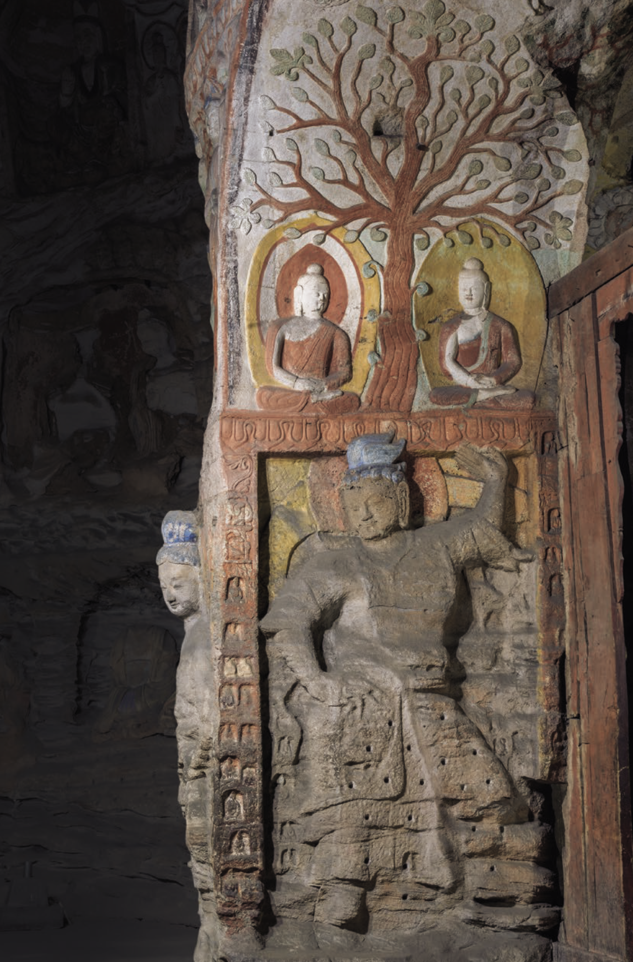 云冈最美圣树南壁局部南壁就比较有意思了.