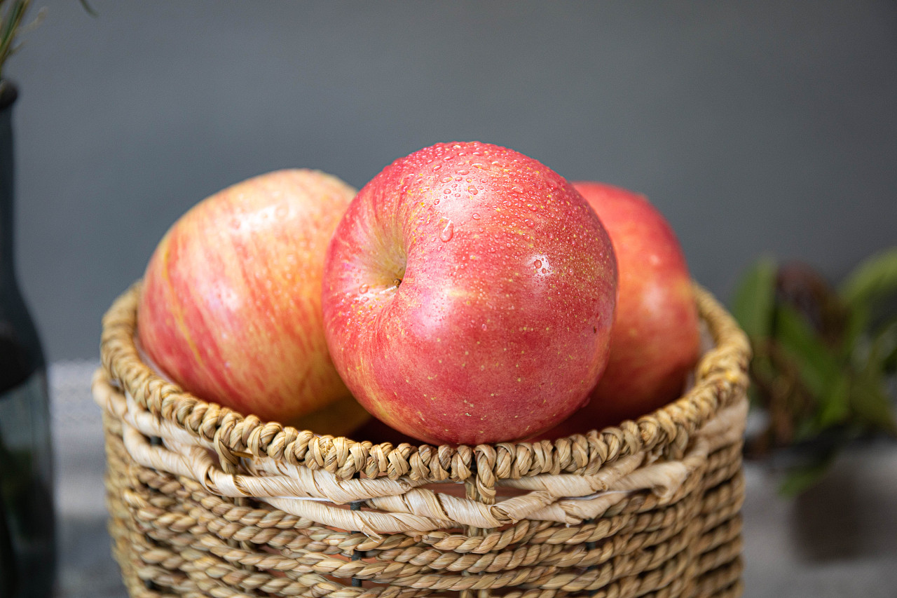 正月十五闹元宵,有钱没钱,记得吃"3菜,摆3果",财源滚滚来