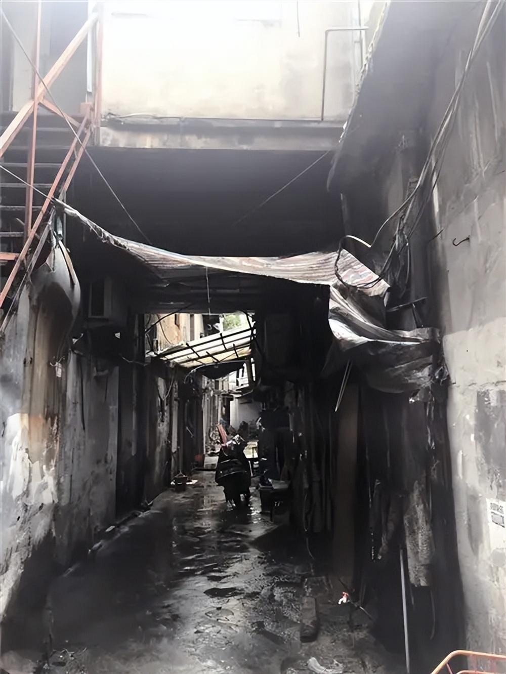 2011年11月3日凌晨,江西省南昌市筷子巷,居民们早早进入梦乡,空荡的