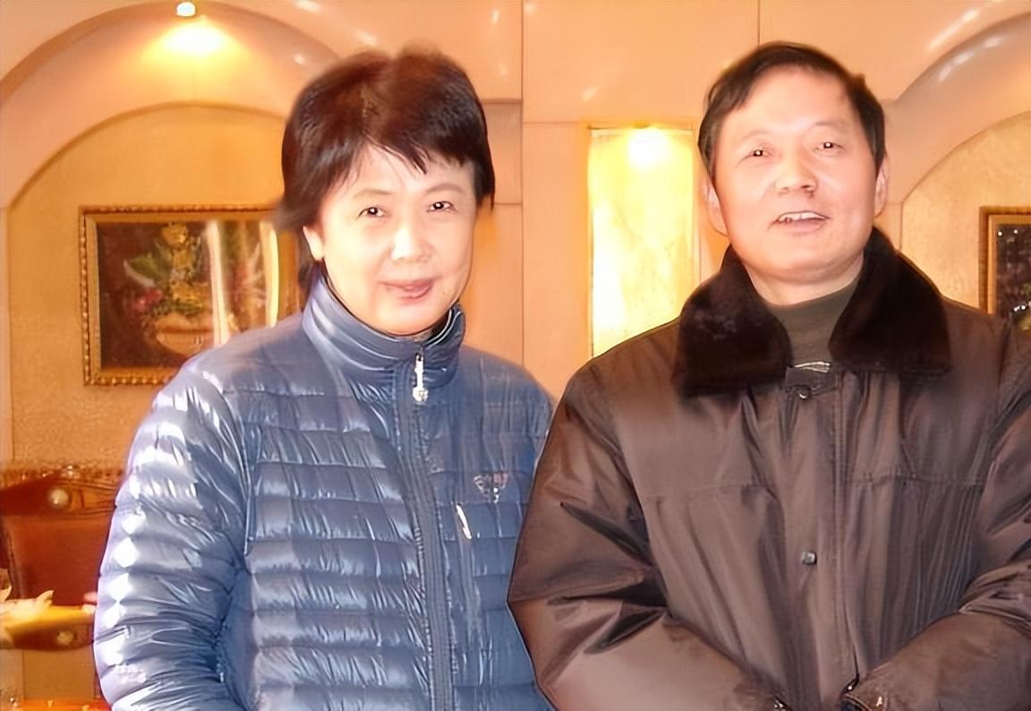 回顾央视著名主持人刘璐嫁中国台湾丈夫退休后生活怎样