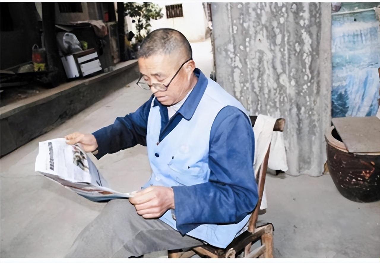 对女儿第一次去这么远的地方,肖崇阳一万个不放心