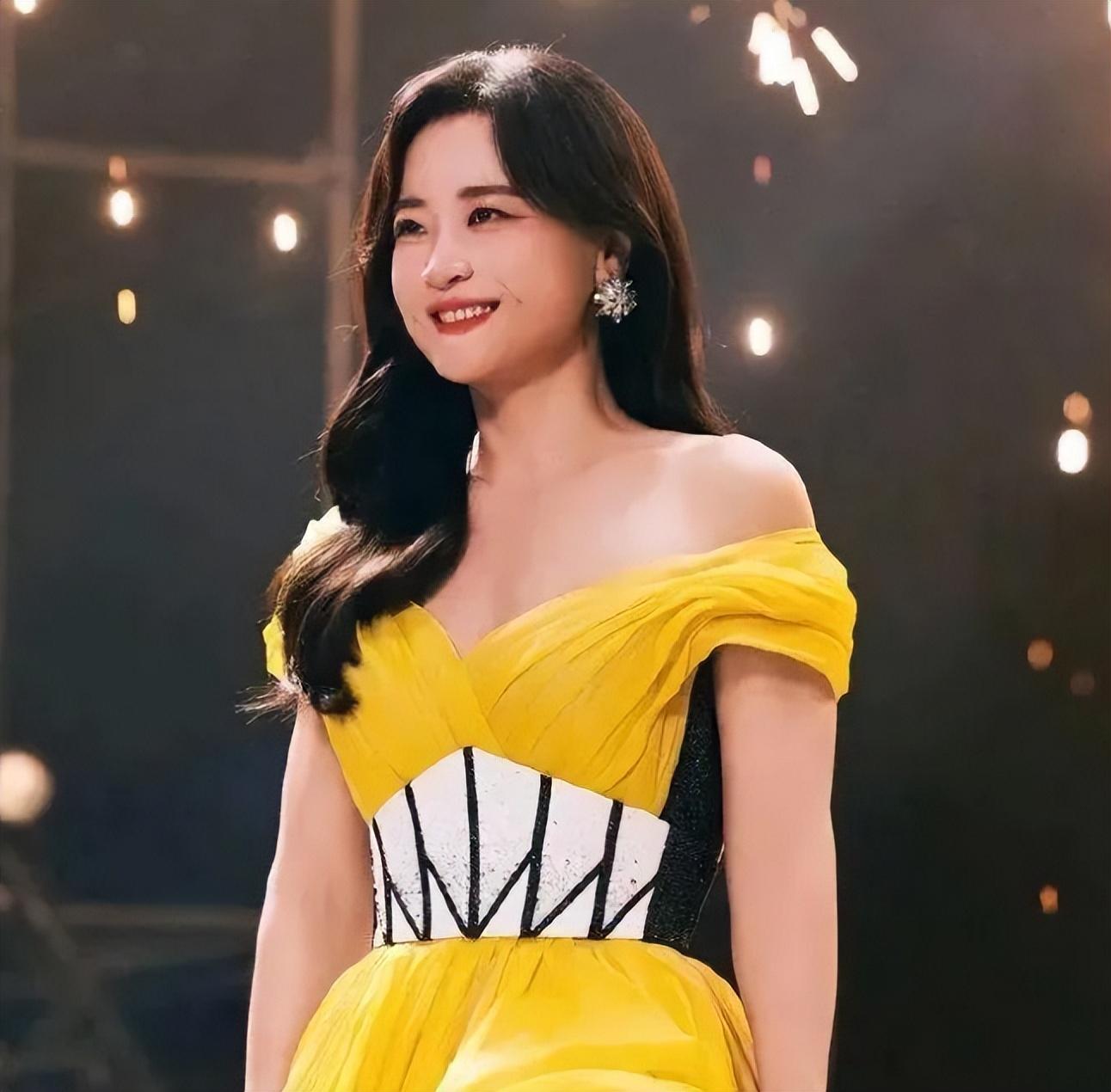 陈丽君,除了这位越剧新生代,何赛飞,茅威涛,李云霄这三位老代戏剧演员